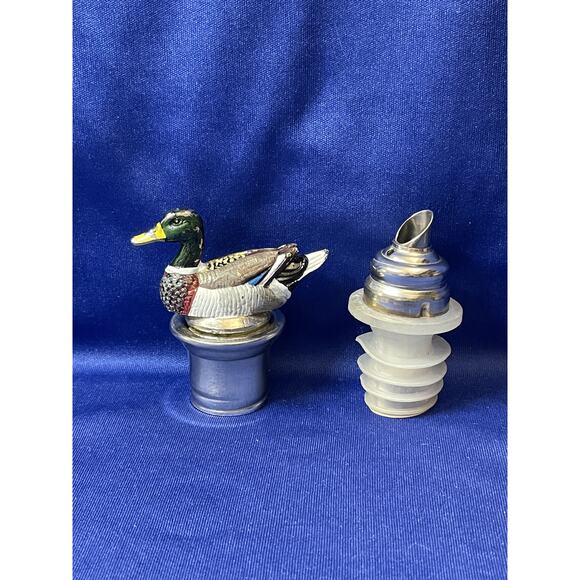 Vintage Metal Screw Top Spout Bottle Stopper Duck Design - Picture 5 of 7